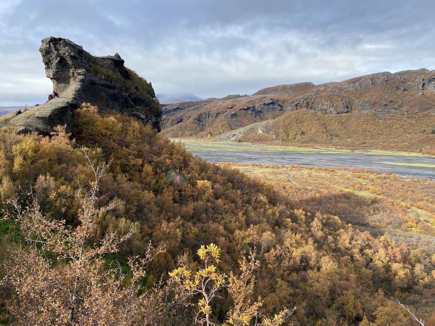 Hiking the Thorsmork valley in autumn